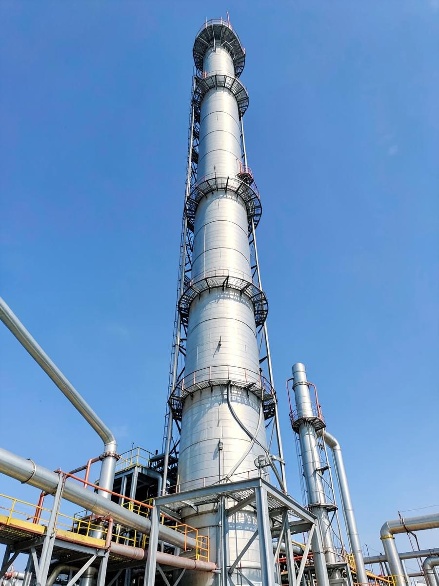 Refinery distillation tower